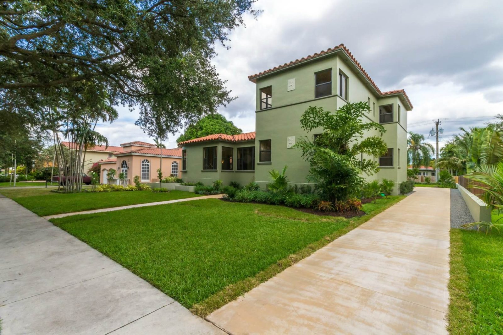 LEONARD REAL ESTATE GROUP "Miami Springs Real Estate Expert"